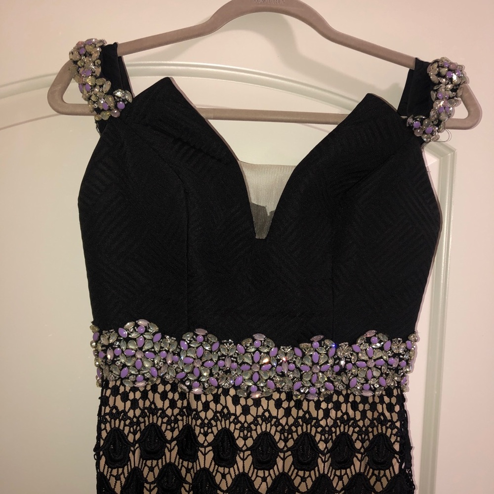 Dress - Picture 2 of 4